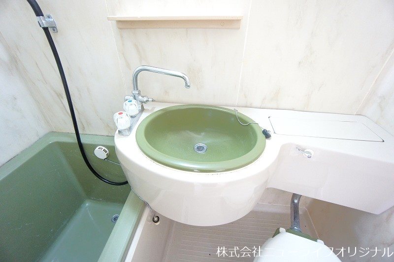 洗面設備　お手入れのしやすいコンパクトな洗面ボウルです☆