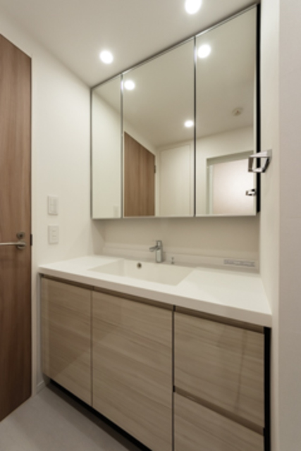 洗面設備　※写真は同タイプ住戸です。