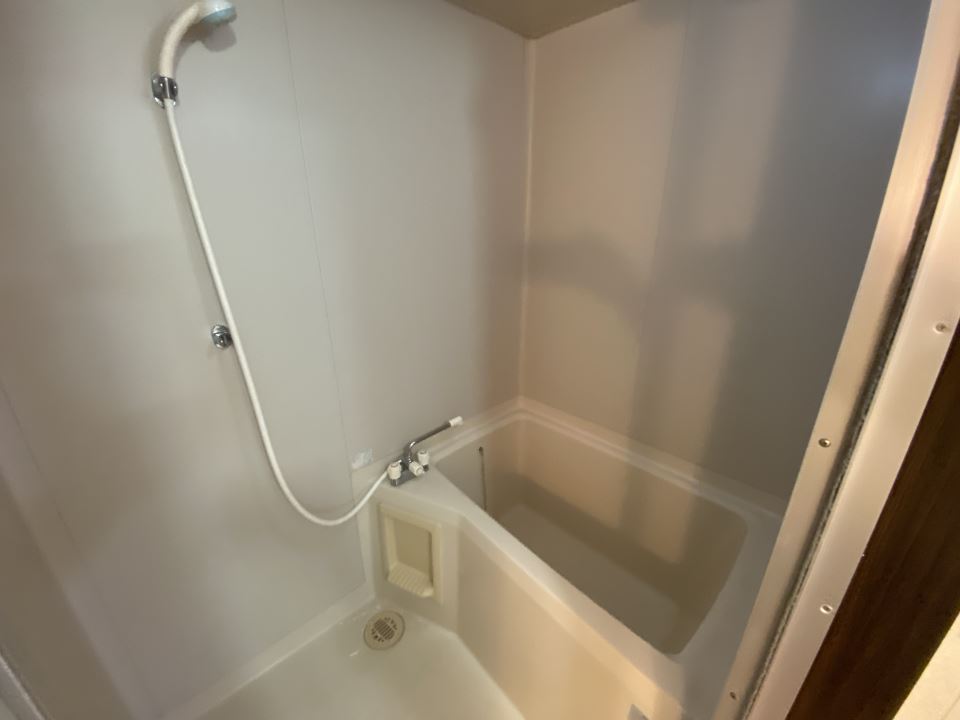 バス・シャワールーム　シャワー付の浴室です