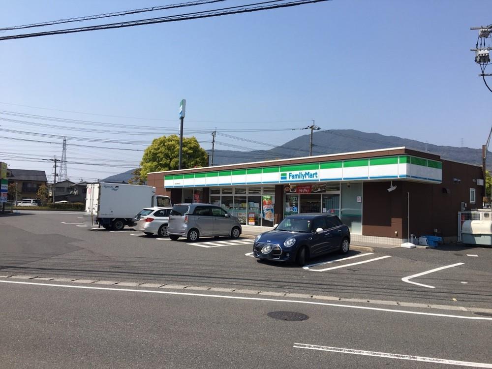 コンビニ　ファミリーマート小倉東インター前店（コンビニ）まで280m