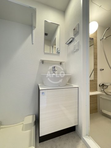 洗面設備　エスリード弁天町ポートヴィラ　独立洗面台