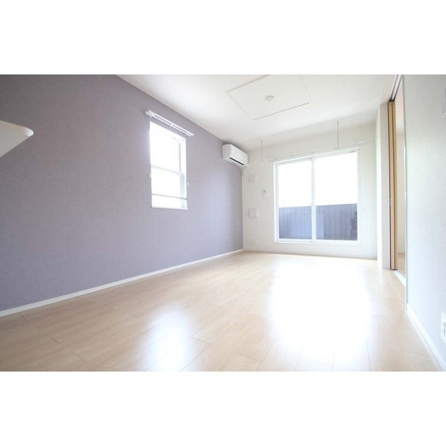 居室・リビング　内装写真は全て２０５にて撮影しました」