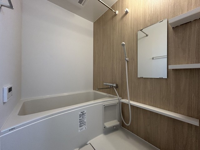 バス・シャワールーム　【浴室】同タイプ別部屋写真です