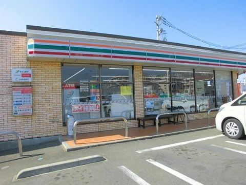 コンビニ　セブンイレブン（コンビニ）まで700m