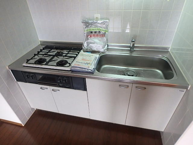 キッチン　お料理上級者の方もご満足の広々キッチン。