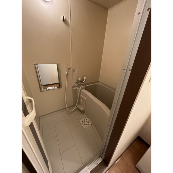 バス・シャワールーム　日々の疲れを癒すお風呂付です