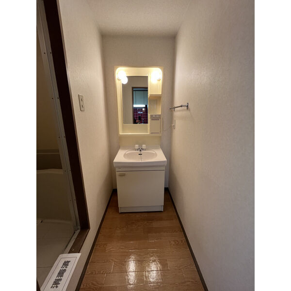 洗面設備　使いやすい洗面所です