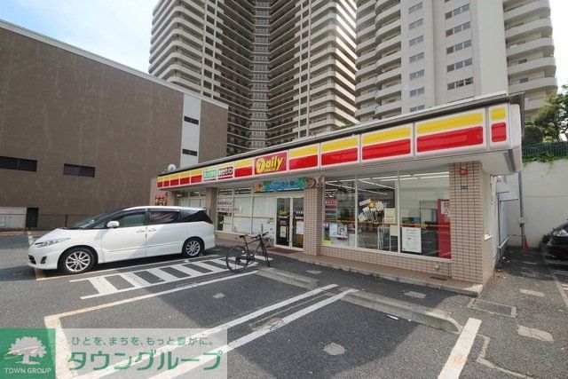 コンビニ　デイリーヤマザキ さいたま上落合店（コンビニ）まで613m