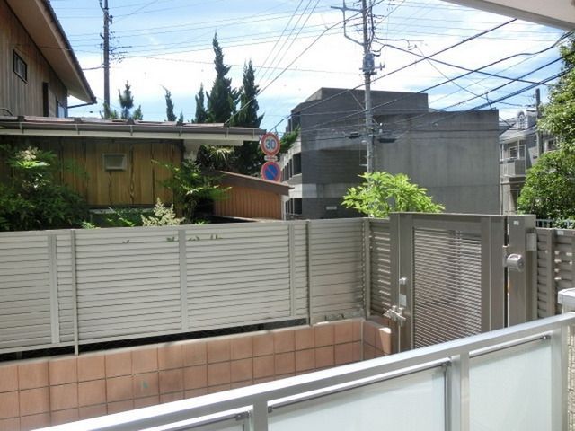 眺望　閑静な住宅街に位置しております