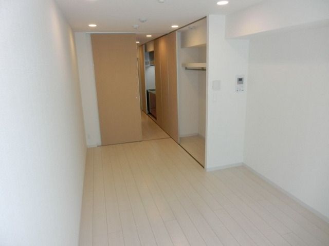 居室・リビング　洋室８.１帖です