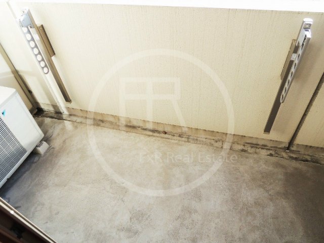 バルコニー　外からの目が気にならないバルコニーで洗濯物が干せます