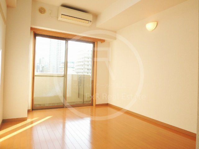 居室・リビング　こちらの居間で趣味の時間をお楽しみください