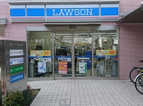 コンビニ　ローソン椎名町駅前店（コンビニ）まで321m