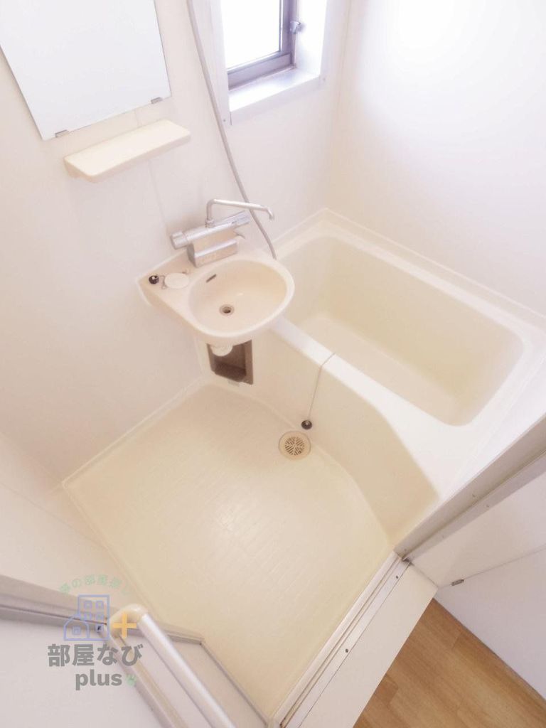 バス・シャワールーム　※他号室写真です