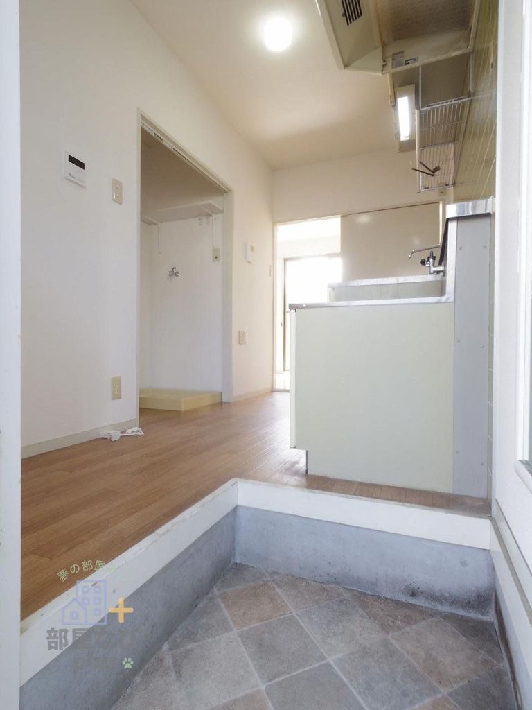 玄関　※他号室写真です