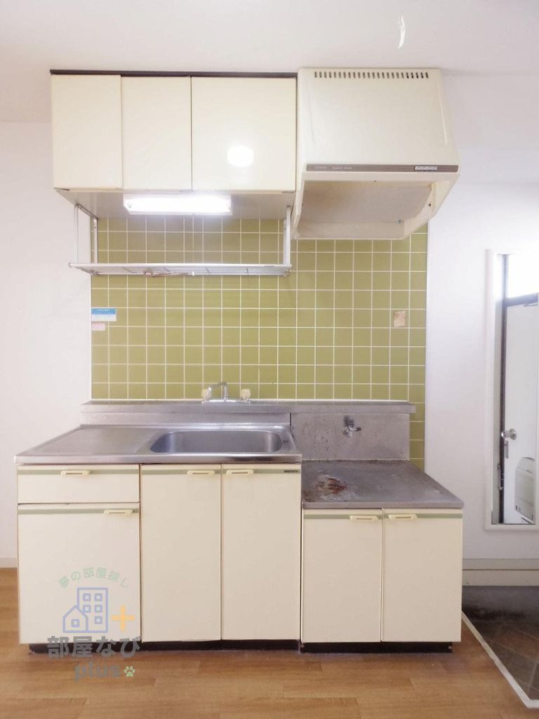 キッチン　※他号室写真です