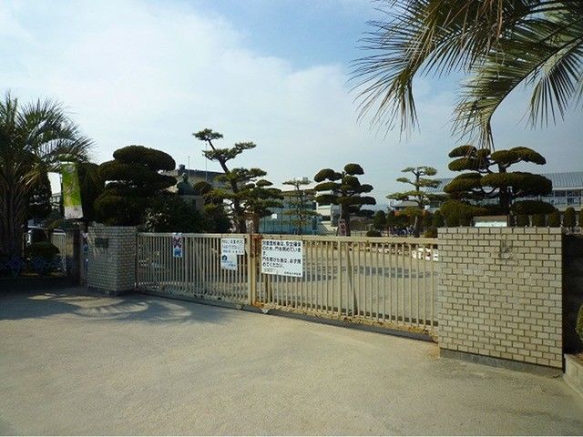 小学校　倉敷市立西阿知小学校（小学校）まで1500m