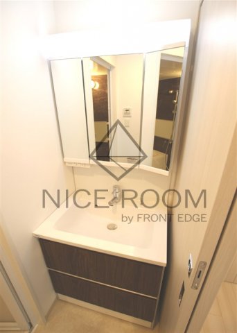 洗面設備　スプランディッド新大阪キャトル　独立洗面台