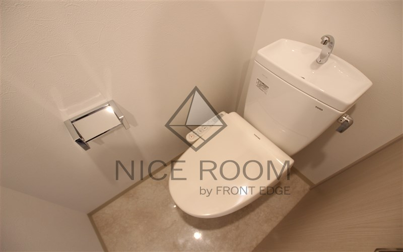 トイレ　スプランディッド新大阪キャトル　トイレ