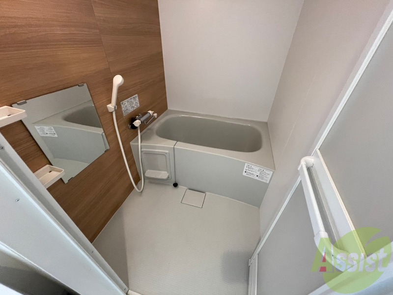 バス・シャワールーム　お風呂になります。一日の疲れを癒してくださいね。