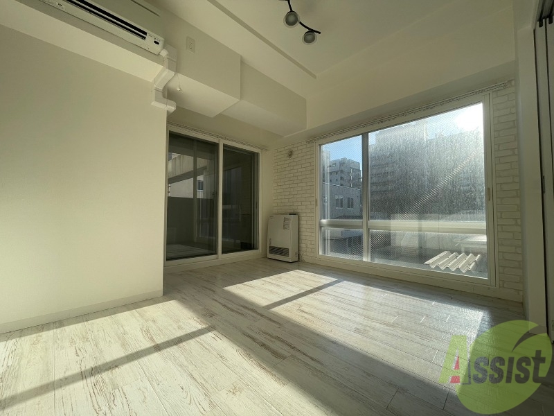 居室・リビング　広くてキレイなお部屋が広がっていて、充実した生活が送れそう。