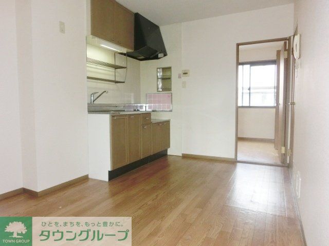 居室・リビング　6帖のダイニングキッチン