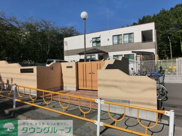 幼稚園・保育園　西小仲台保育園（幼稚園・保育園）まで300m