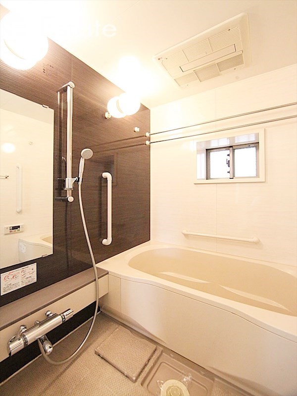 バス・シャワールーム　バスルーム