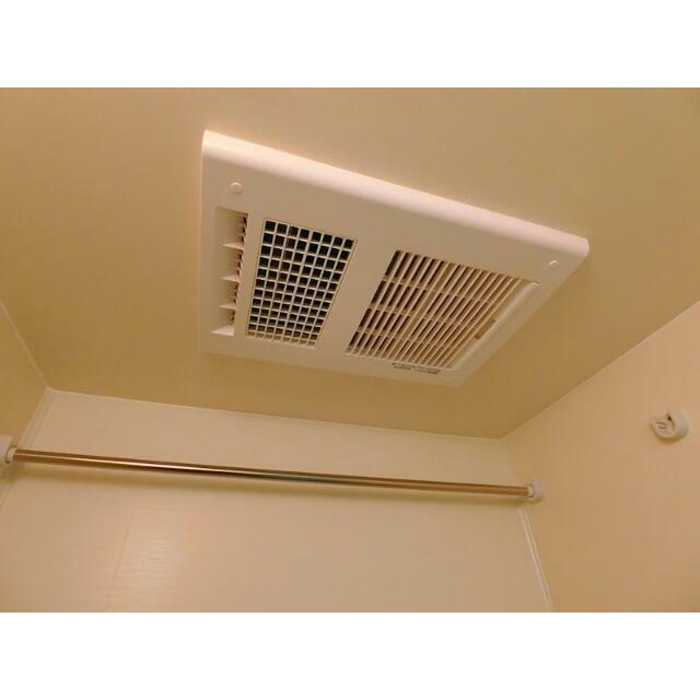 バス・シャワールーム　嬉しい浴室乾燥機つき！