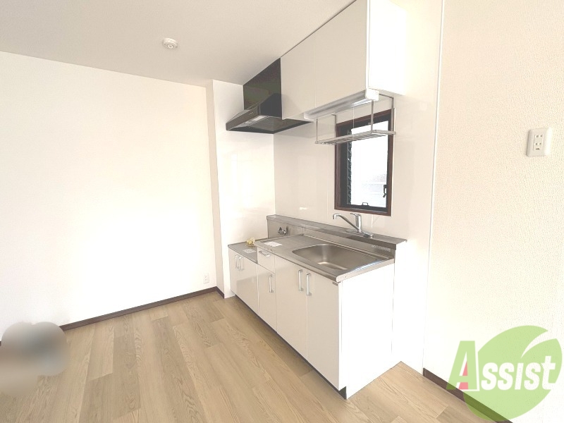 キッチン　キッチンの調理台が広いので料理が捗りますね。