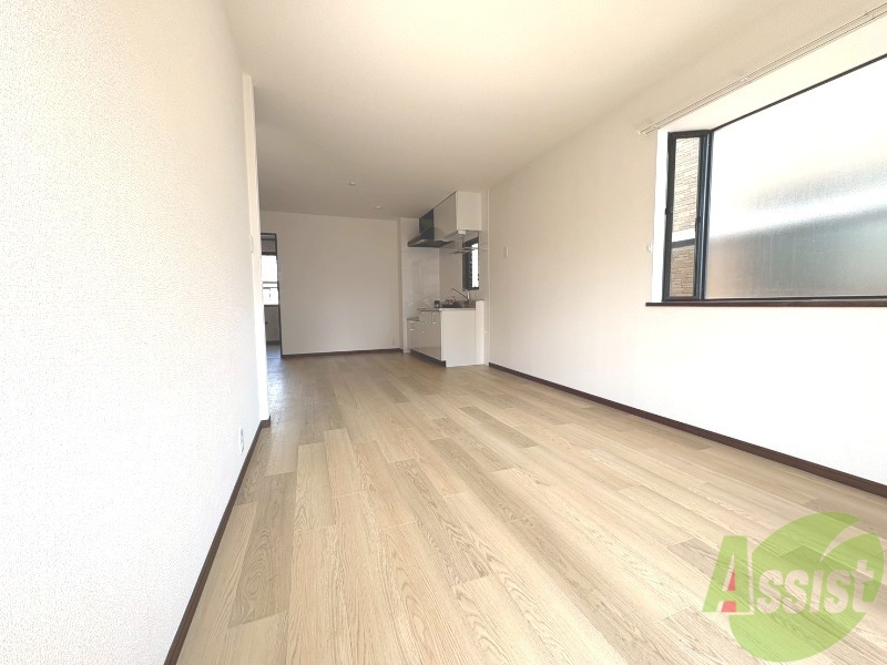 居室・リビング　１４帖のリビングです。お部屋を広く使えます。