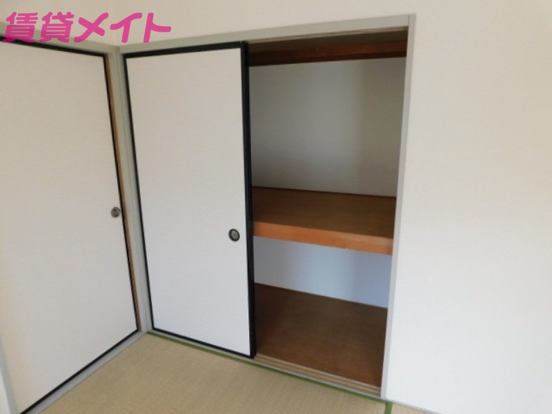 収納　同型参考写真