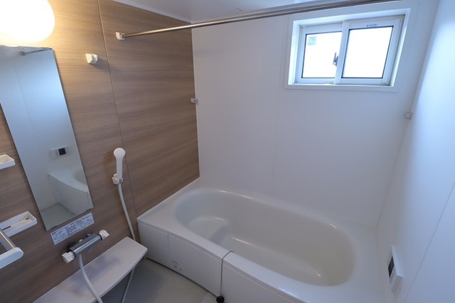 バス・シャワールーム　追焚・浴室換気乾燥機付き一坪バス