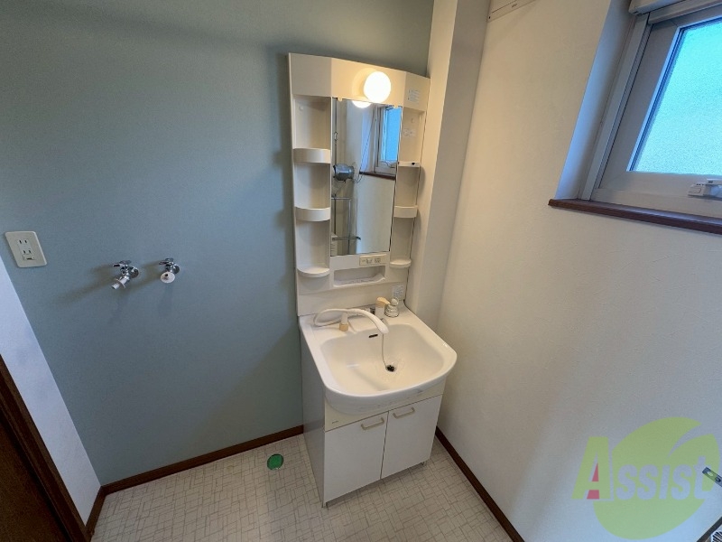 洗面設備　こちらに洗面台があります。朝の洗顔はこちらで。