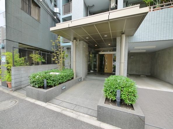 エントランス　アビテ曙橋