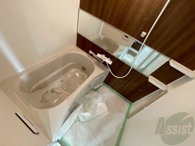 バス・シャワールーム　お風呂になります。一日の疲れを癒してくださいね。