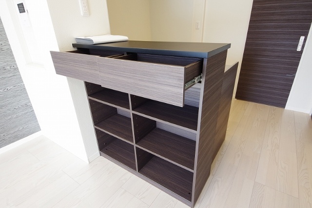 収納　カウンターキッチン収納※類似室内