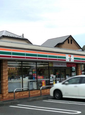 コンビニ　セブンイレブン 相模原上鶴間2丁目店（コンビニ）まで306m