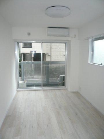 居室・リビング　使いやすい居間です