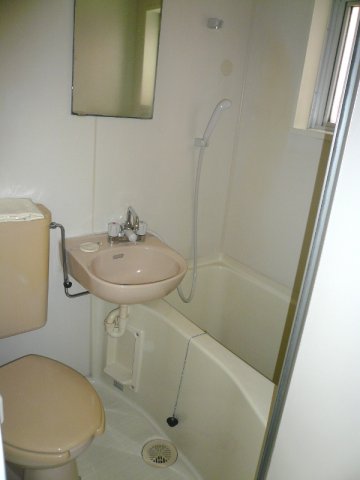 バス・シャワールーム　落ち着いた空間のお風呂です