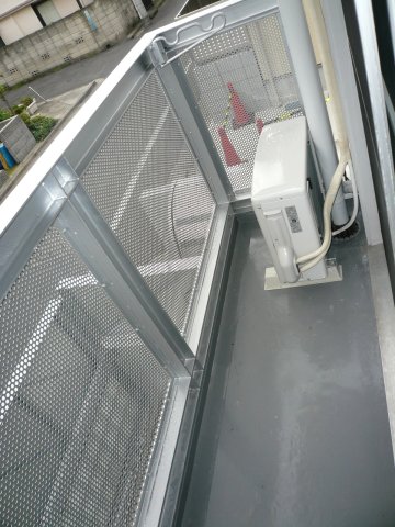 バルコニー　外からの目が気にならないバルコニーで洗濯物が干せます