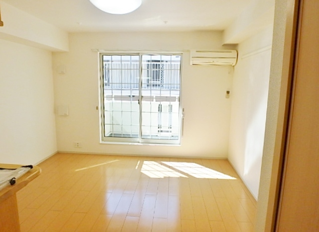 居室・リビング　人気のカウンターキッチンタイプですよ