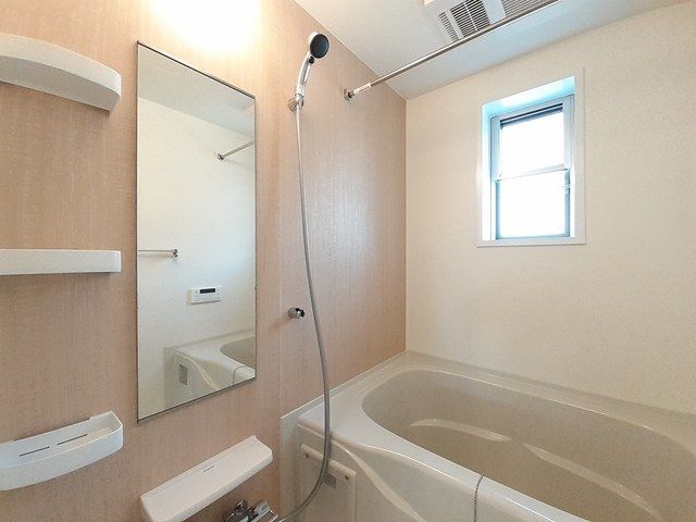 バス・シャワールーム　お風呂で日々の疲れを落としましょう