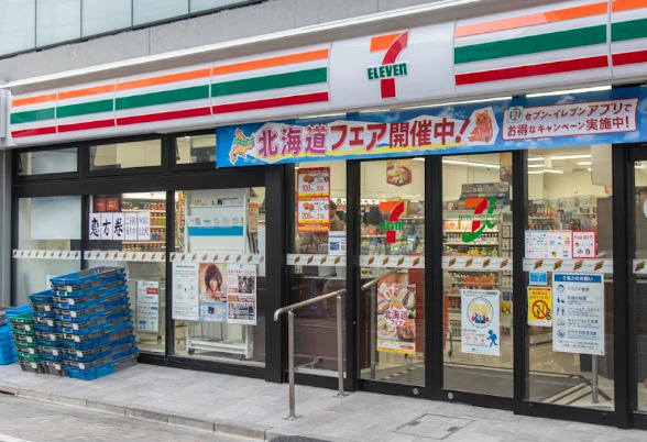 コンビニ　セブンイレブン 北区東十条4丁目店（コンビニ）まで270m