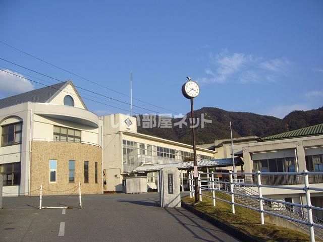 中学校　山口市立大内中学校（中学校）まで999m