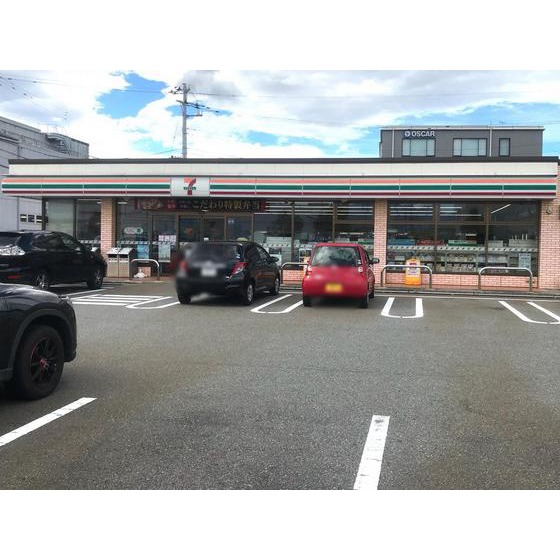 コンビニ　セブンイレブン富山二口町４丁目店（コンビニ）まで900m