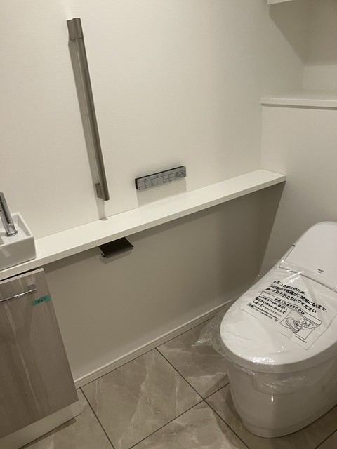 トイレ　※写真は同タイプ住戸です。