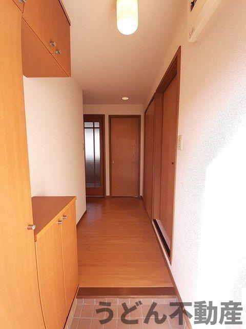 玄関　うどん県のお部屋探しはうどん不動産へ うどんちゃんとLINE