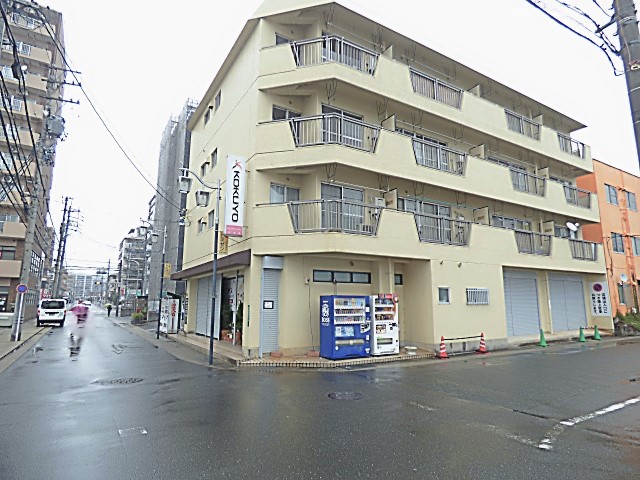 建物外観　落ち着いた雰囲気の外観です