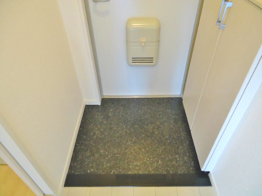 玄関　同部屋